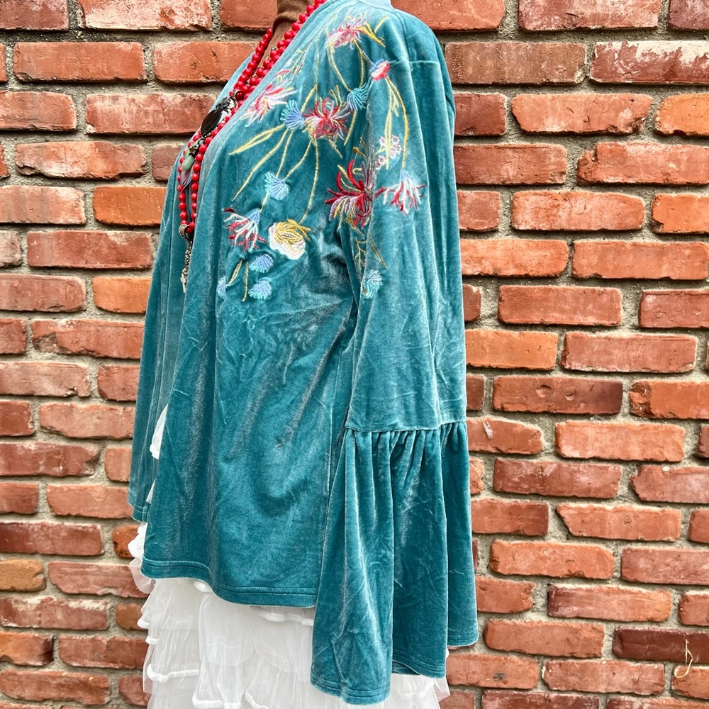Embroidered Velvet Bell Sleeve Boho Kimono Cardigan - Picture 7 of 10